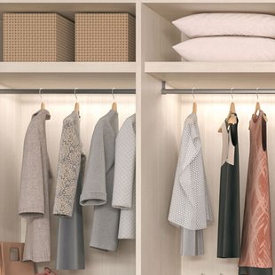 Kleiderschrank